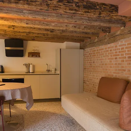 Dimora Cadorin Stylish Design *